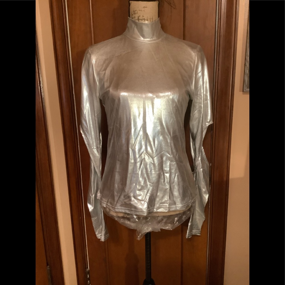 Silver Open Elbow Stretch Turtleneck